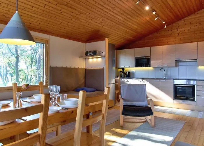 Isakssons 4 * Föglö